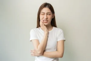 White Stuff in Wisdom Tooth Hole symptoms
